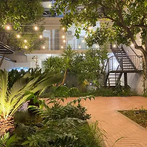 new-baazar-oasis.hotels-in-tirana.com/